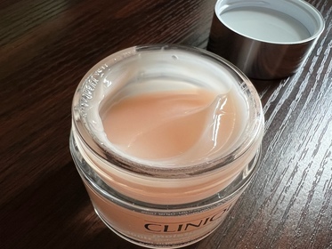 Maggie_Yung-CLINIQUE100小時自我修護水嫩補濕啫喱(粉紅爆水啫喱)_2