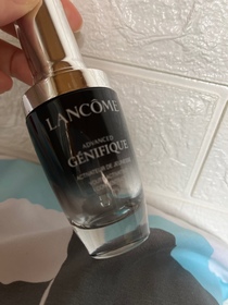 小魔女-LANCÔMEGenifique 升級版嫩肌活膚精華 (小黑瓶) _2