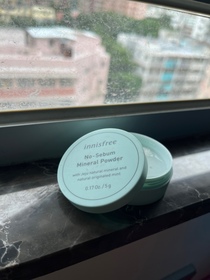 Cynthia-INNISFREE控油礦物散粉 (礦物控油碎粉)_1