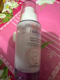 格仔餅公主-Avene長效鎖水保濕精華_1