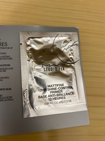 bearbear246-M.A.C輕氧毛孔隱形底霜_1