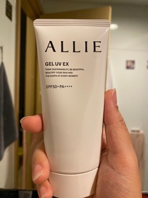 Molly Chan-ALLIE特效防曬亮肌啫喱 SPF 50+ PA++++_1