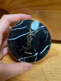 Rin-YSL BEAUTÉ輕透無重精華粉底霜_1