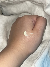 Kelly-BOBBI BROWN維他命營養底霜_3