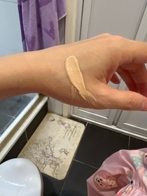 Belle LUI-Dior恆久貼肌亮澤粉底液_1