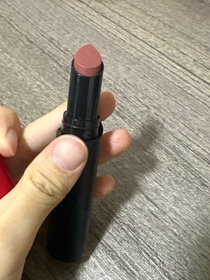 Ann-ARMANI BeautyLIP POWER MATTE 輕柔啞亮唇膏_3