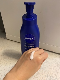 binbin824-NIVEA深層潤膚露_2