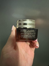 Shirlin Ho-ESTEE LAUDER升級再生基因修復眼霜_1