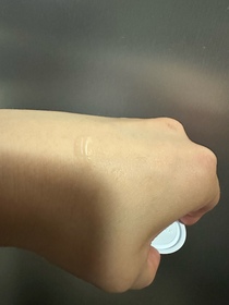 Shirlin Ho-ESTEE LAUDER升級再生基因修復眼霜_2
