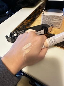 Clara Ying-LAURA MERCIER水光修護輕粉底霜_2