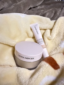 Hocy.hk-LAURA MERCIER柔焦保濕蜜粉_1