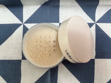 Jubi-LAURA MERCIER柔焦保濕蜜粉_4