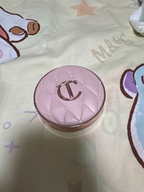Zoe-Charlotte Tilbury夢幻柔光粉氣墊_3