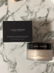 Caroltsang-LAURA MERCIER柔光透明蜜粉_1