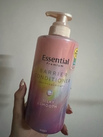 Ting Ting Ng-EssentialEssential Premium 18 – MEA 髮の屏障 絲滑柔順護髮素_1