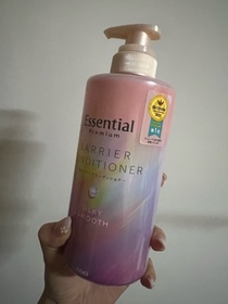 Ting Ting Ng-EssentialEssential Premium 18 – MEA 髮の屏障 絲滑柔順護髮素_2