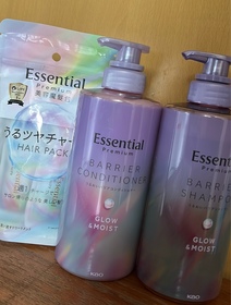 小魔女-EssentialEssential Premium 18 – MEA 髮の屏障 光感水潤護髮素_1