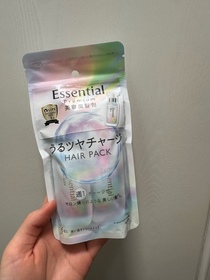 Angela-EssentialEssential Premium 18 – MEA美容魔髮包_1