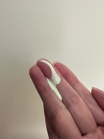 karen-LA ROCHE-POSAYANTHELIOS UVMUNE 400全效廣譜輕盈隔離乳液 【抗斑配方】_1