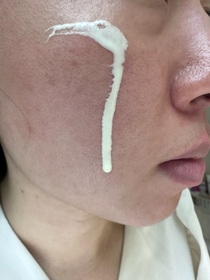 karen-LA ROCHE-POSAYANTHELIOS UVMUNE 400全效廣譜輕盈隔離乳液 【抗斑配方】_4