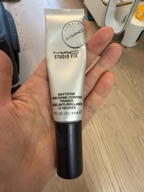 GinGin-M.A.C輕氧毛孔隱形底霜_1