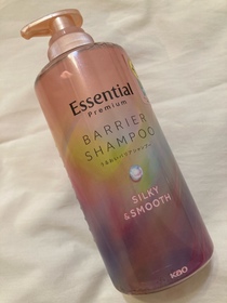 cynthia_snow-EssentialEssential Premium 18 – MEA 髮の屏障 絲滑柔順洗髮露_1