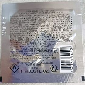 mandy-PRADA BeautyPrada Reveal 原光新肌粉底液_2