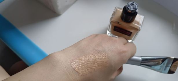 Mimizai-shu uemura 植村秀unlimited care 無限修護透光精華粉底 (透光瓶)_3