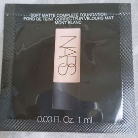 mandy-NARS柔霧完美粉底液_1