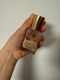 Fi17-ESTEE LAUDER持久防曬粉底 SPF10/ PA++_1