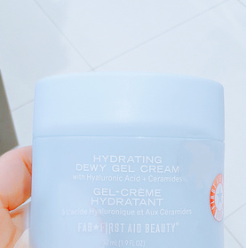 格仔餅公主-FIRST AID BEAUTY輕盈水光啫喱乳霜_1