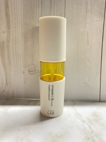 YiN-unlable維他命C亮白精華_1