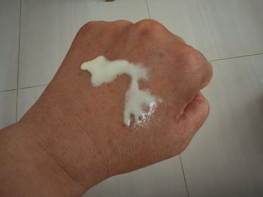 TongTong-LA ROCHE-POSAYANTHELIOS UVMUNE 400全效廣譜輕盈隔離乳液 【抗斑配方】_2