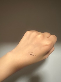 CharleneLau-MAYBELLINE超銳目極限持久眼線筆_1