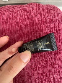 Lingyaulingling -YSL BEAUTÉ美顏絕密絲緞補濕底霜_1