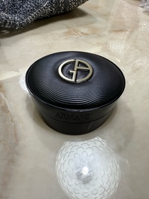 黯然仙人掌-ARMANI Beauty水潤絲光氣墊修護粉底_2