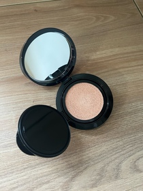 TT-ARMANI Beauty水潤絲光氣墊修護粉底_3
