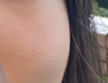 iliya -LAURA MERCIER絲霧柔焦輕粉底霜_1