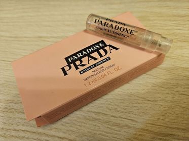 lonia-PRADA BeautyPrada Paradoxe Radical Essence 香水_1