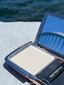 TinaWongLK-HOURGLASSVANISH 輕霧蜜粉餅_3