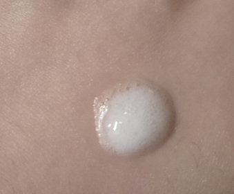 Yuki-SOFINA iP水光去角質碳酸慕絲精華_3