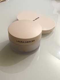 bibubibu-LAURA MERCIER柔焦保濕蜜粉_2