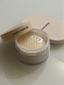 bibubibu-LAURA MERCIER柔焦保濕蜜粉_3