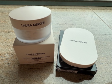 hdhd-LAURA MERCIER柔焦保濕蜜粉_1