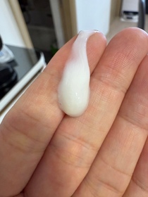 GinGin-INNISFREE綠茶保濕潔面膏_2