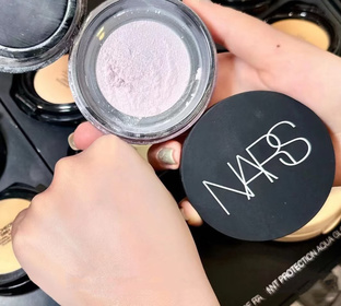 Emily Leung-NARSLIGHT REFLECTING 原生光蜜粉_1