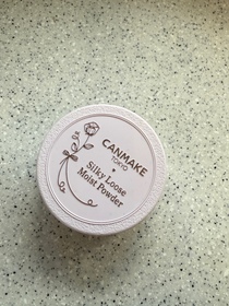 Chloeincosme-CANMAKE TOKYO絲滑潤澤蜜粉_2