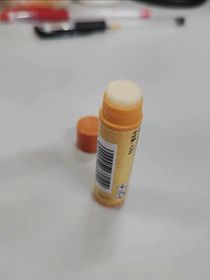 Fng-BURT`S BEES蜜蠟皇牌潤唇膏_2