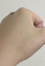 Fng-ettusais唇部修護精華_1