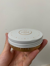 TsuenMa-CLUB素顏護膚蜜粉餅(白花)_3